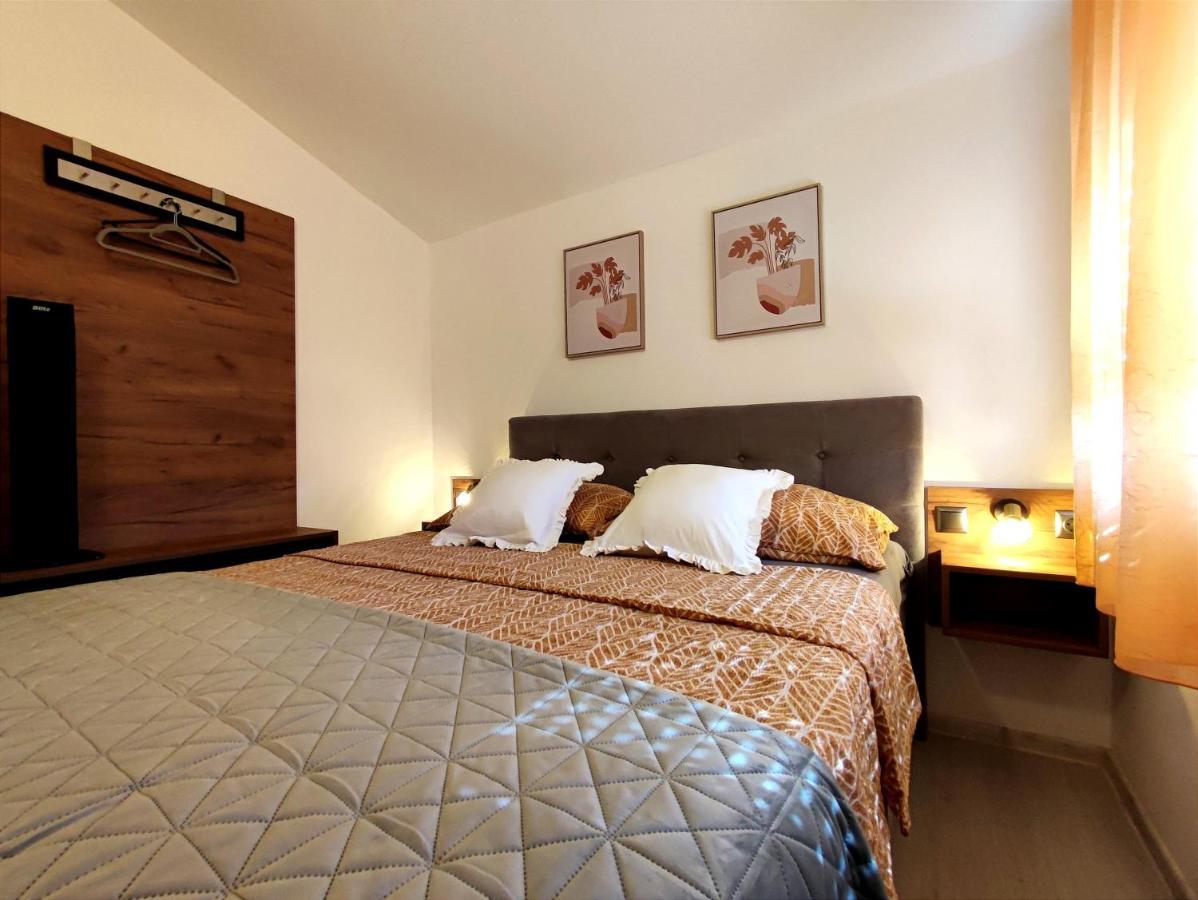 Apartments Jolic Vir Extérieur photo